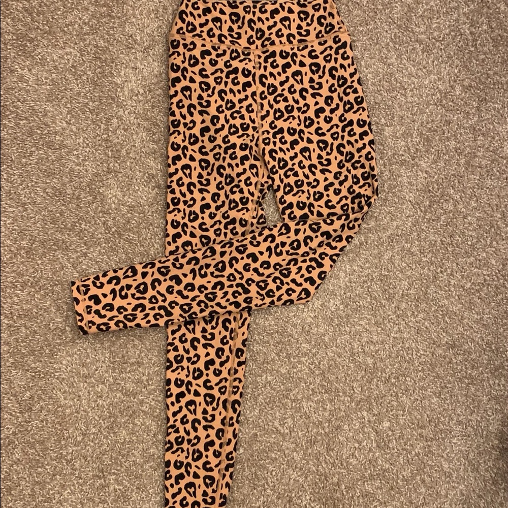 Concrete Jungle Leggings Tan
